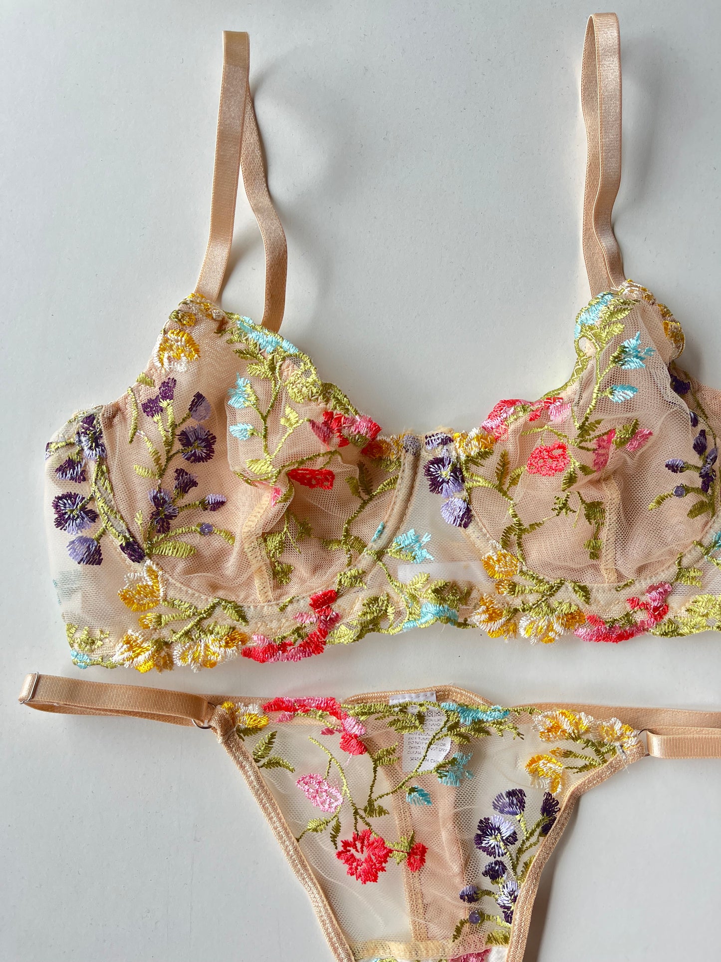 Conjunto Flores nude