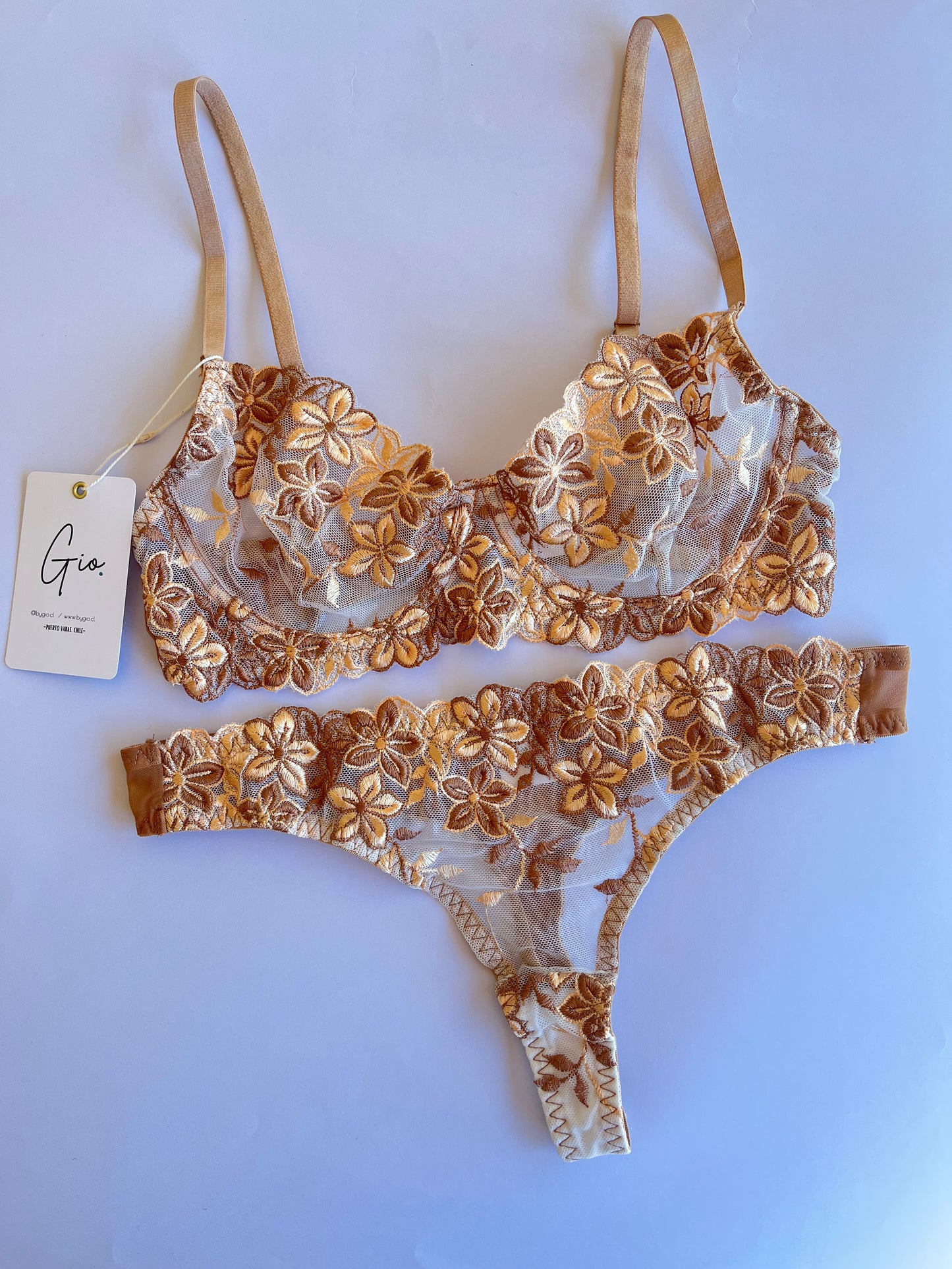 Conjunto Flores Dorado