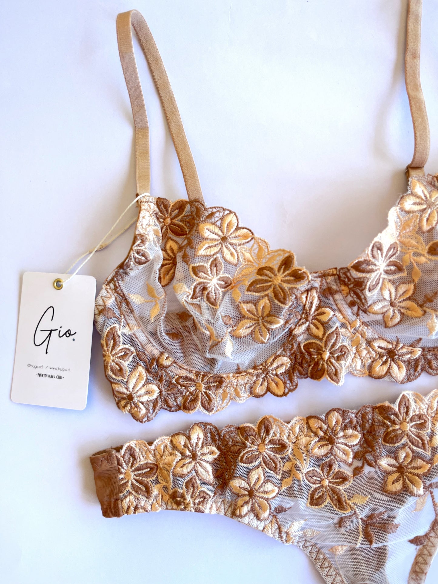 Conjunto Flores Dorado